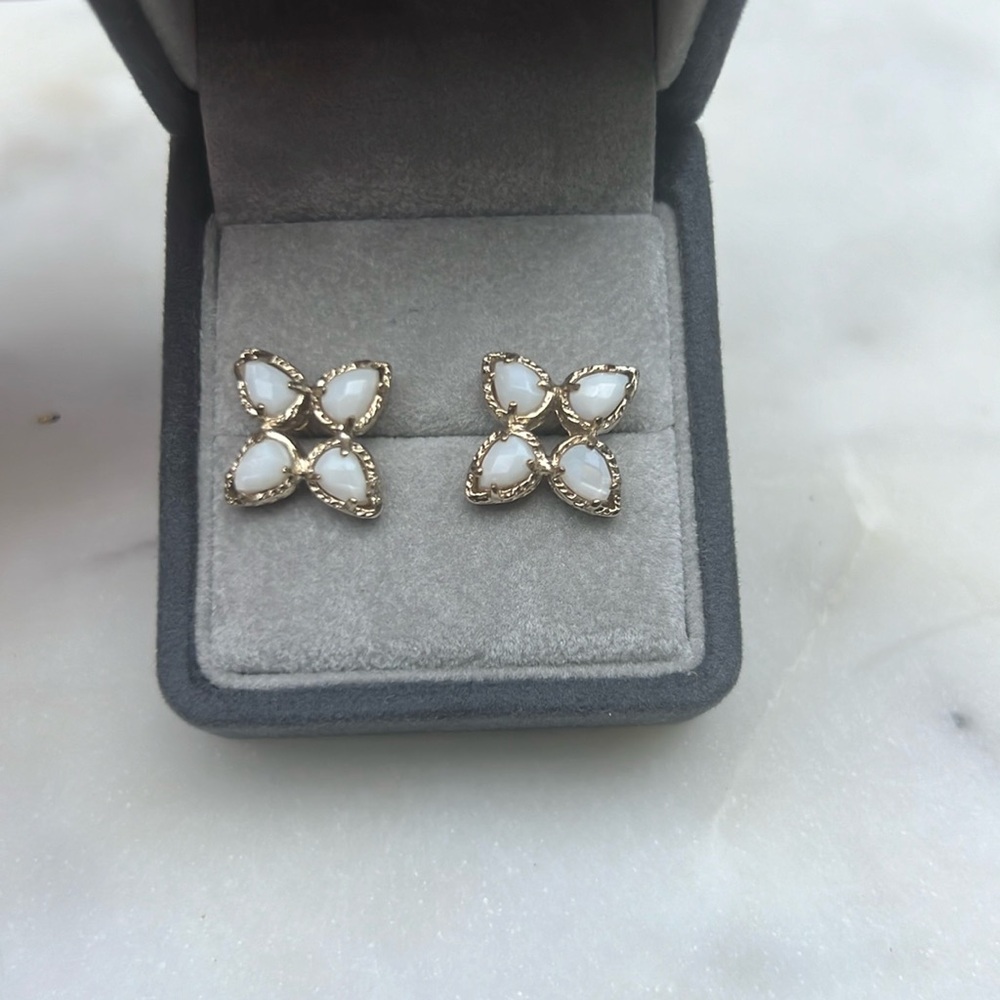 Vintage Kendra Scott studs